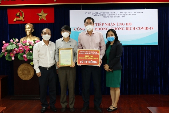 BIDV ủng hộ 10 tỷ đồng góp phần cùng thành phố Hồ Chí Minh phòng, chống dịch