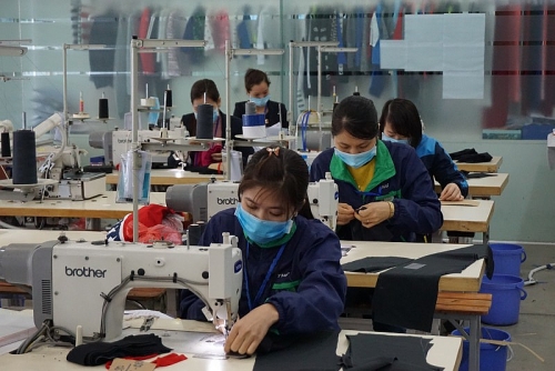 Nhu cầu tuyển dụng chững lại do biến động thương mại Mỹ - Trung