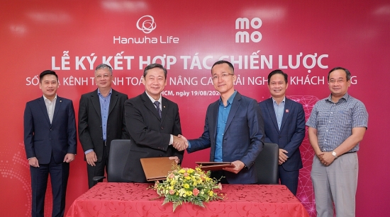 Hanwha Life Việt Nam đẩy mạnh số hóa kênh thanh toán phí bảo hiểm