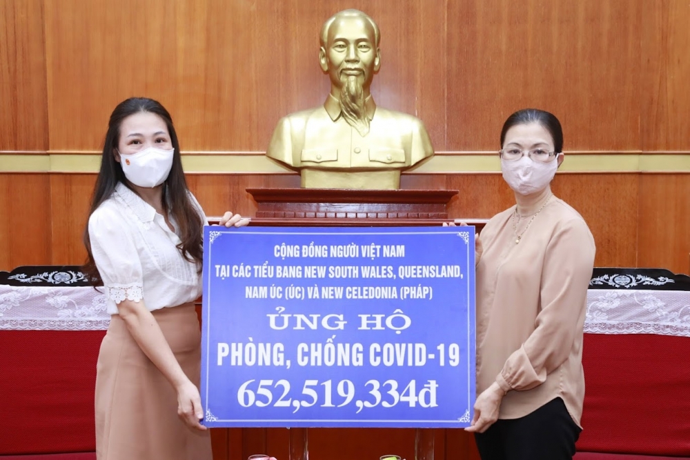 Tiếp nhận 10 máy thở trị giá 1,3 tỷ đồng hỗ trợ thành phố Hồ Chí Minh chống dịch