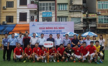 12 công đoàn cơ sở sôi nổi tranh đấu tại Giải bóng đá mini UDIC