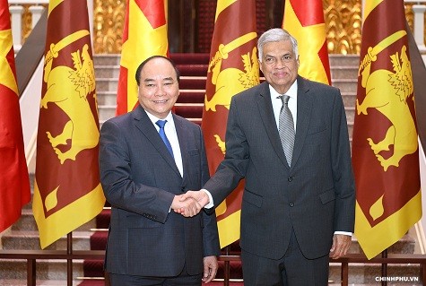 Thủ tướng Nguyễn Xuân Phúc tiếp Thủ tướng Xri Lan-ca bên lề WEF ASEAN