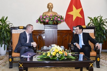 Phó Thủ tướng, Bộ trưởng Ngoại giao Phạm Bình Minh tiếp Đại sứ Anh