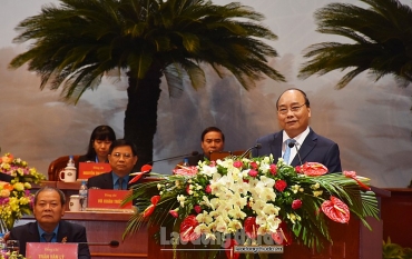 Thủ tướng Chính phủ gặp gỡ, thảo luận với đại biểu dự Đại hội XII Công đoàn Việt Nam