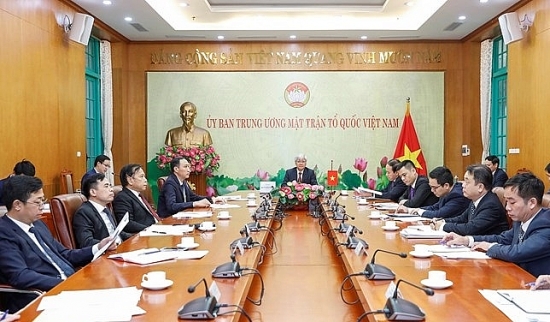 Chủ tịch Ủy ban Trung ương MTTQ Việt Nam điện đàm với Chủ tịch Chính hiệp toàn quốc Trung Quốc