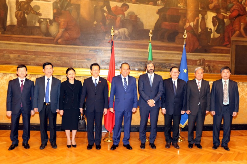 Phó Thủ tướng Thường trực Chính phủ Trương Hòa Bình gặp Chủ tịch Hạ viện Italia
