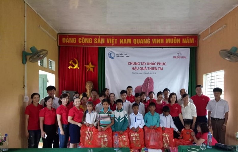 Trao hỗ trợ tới 400 gia đình có em nhỏ bị thiệt hại do thiên tai