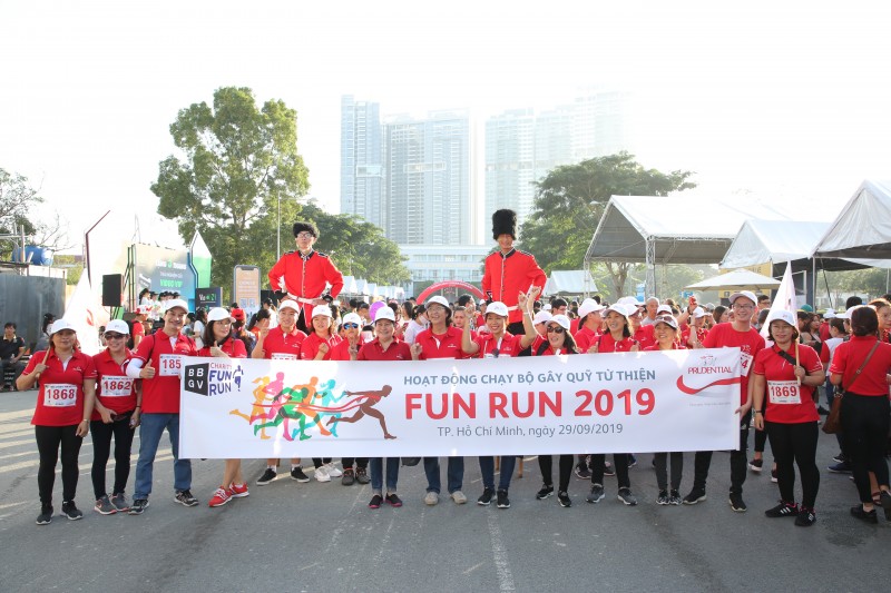 Hơn 800 tình nguyện viên tham gia chạy bộ gây quỹ từ thiện