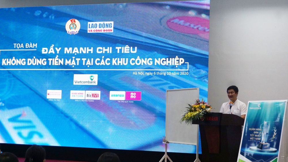 Đẩy mạnh chi tiêu không dùng tiền mặt trong công nhân tại các Khu công nghiệp