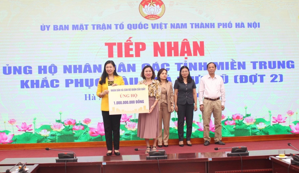 Tiếp nhận thêm hơn 14,2 tỷ đồng ủng hộ nhân dân các tỉnh miền Trung