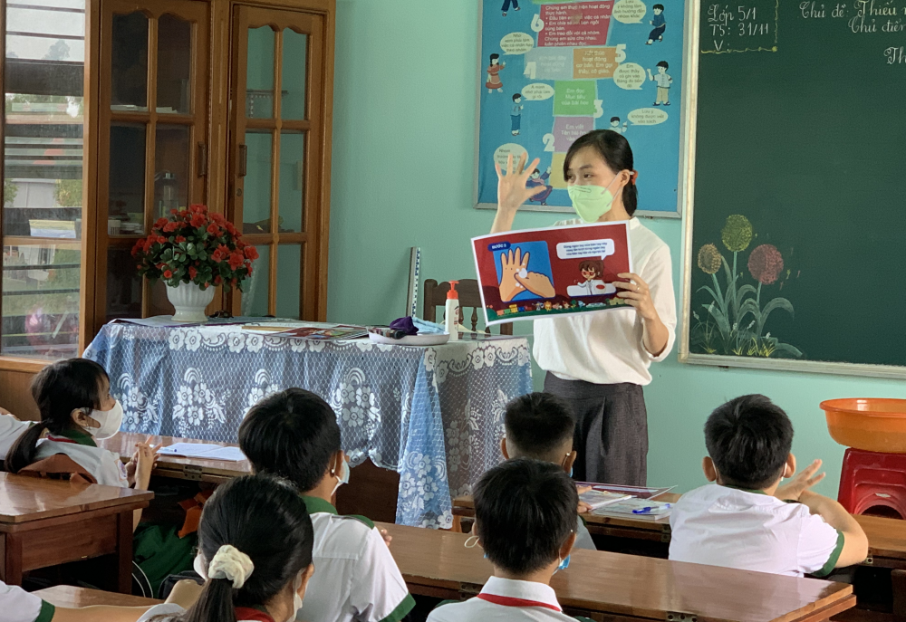 Bảo vệ sức khỏe cho 10.000 trẻ em nông thôn Việt Nam