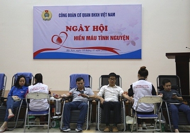 Đoàn viên Công đoàn BHXH Việt Nam hưởng ứng 'Chiến dịch những giọt máu hồng'