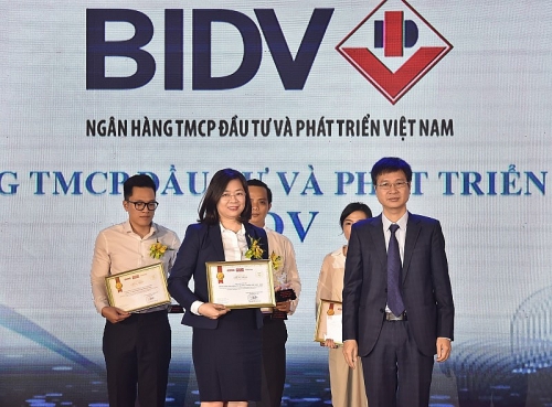 Dịch vụ Thu hộ học phí của BIDV vào Top 10 “Tin và Dùng” 2019