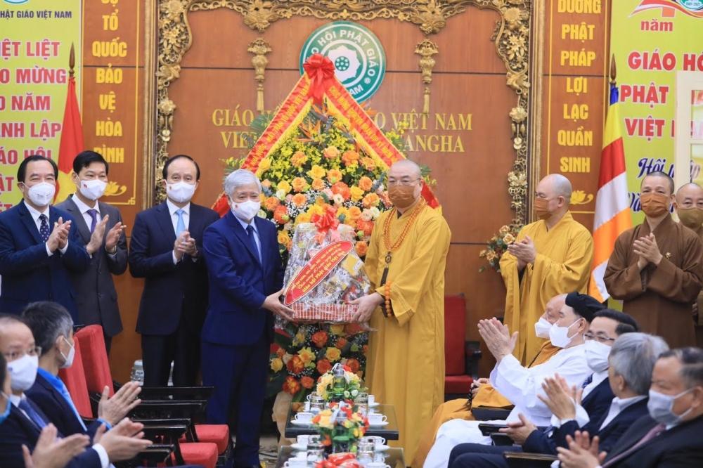 Chủ tịch Ủy ban Trung ương MTTQ Việt Nam thăm, chúc mừng Giáo hội Phật giáo Việt Nam