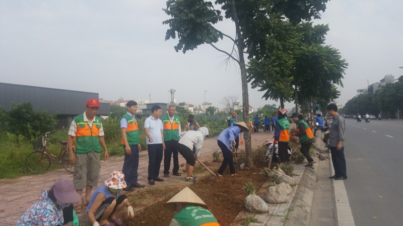Quận Long Biên: Sạch đẹp hơn nhờ Câu lạc bộ “Tình nguyện vì môi trường”