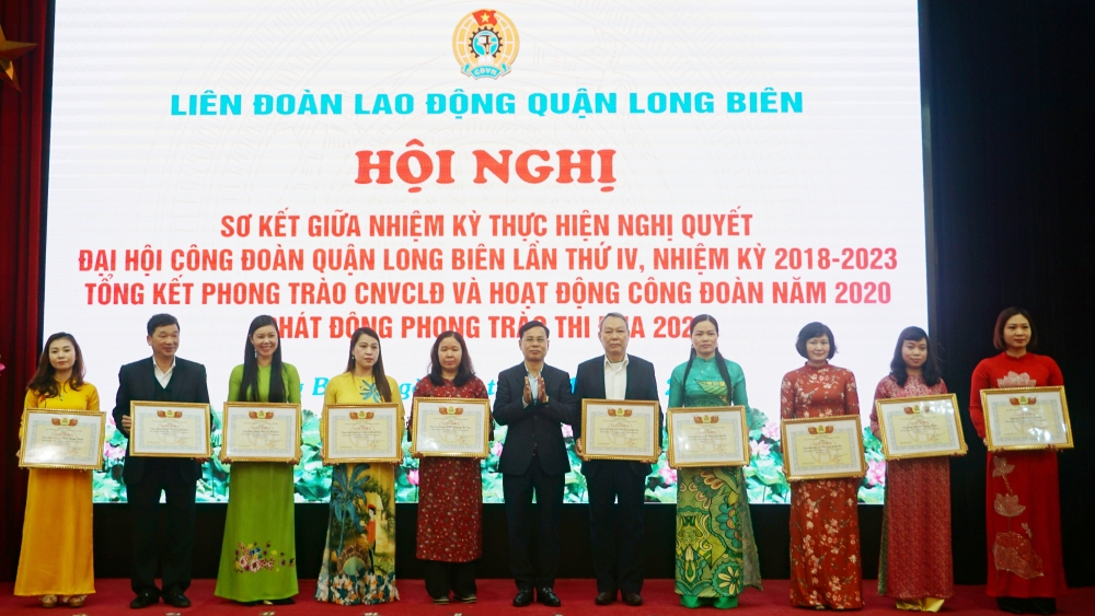 Quận Long Biên: Sơ kết giữa nhiệm kỳ thực hiện Nghị quyết Đại hội Công đoàn lần thứ IV