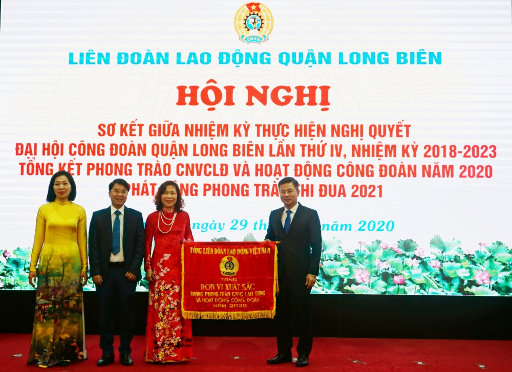 Quận Long Biên: Sơ kết giữa nhiệm kỳ thực hiện Nghị quyết Đại hội Công đoàn lần thứ IV