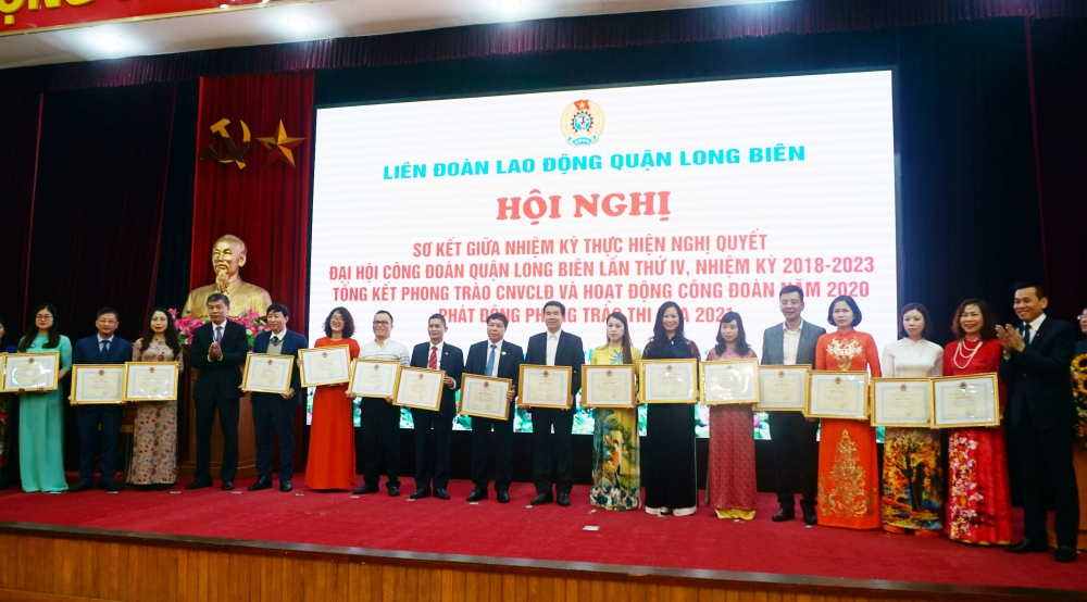 Quận Long Biên: Sơ kết giữa nhiệm kỳ thực hiện Nghị quyết Đại hội Công đoàn lần thứ IV