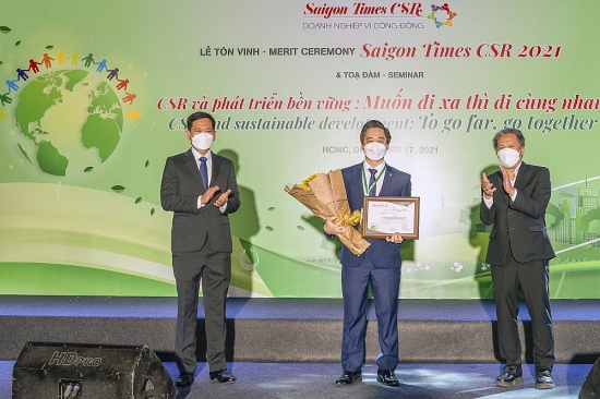 Hanwha Life Việt Nam được tôn vinh vì có nhiều đóng góp tích cực cho cộng đồng