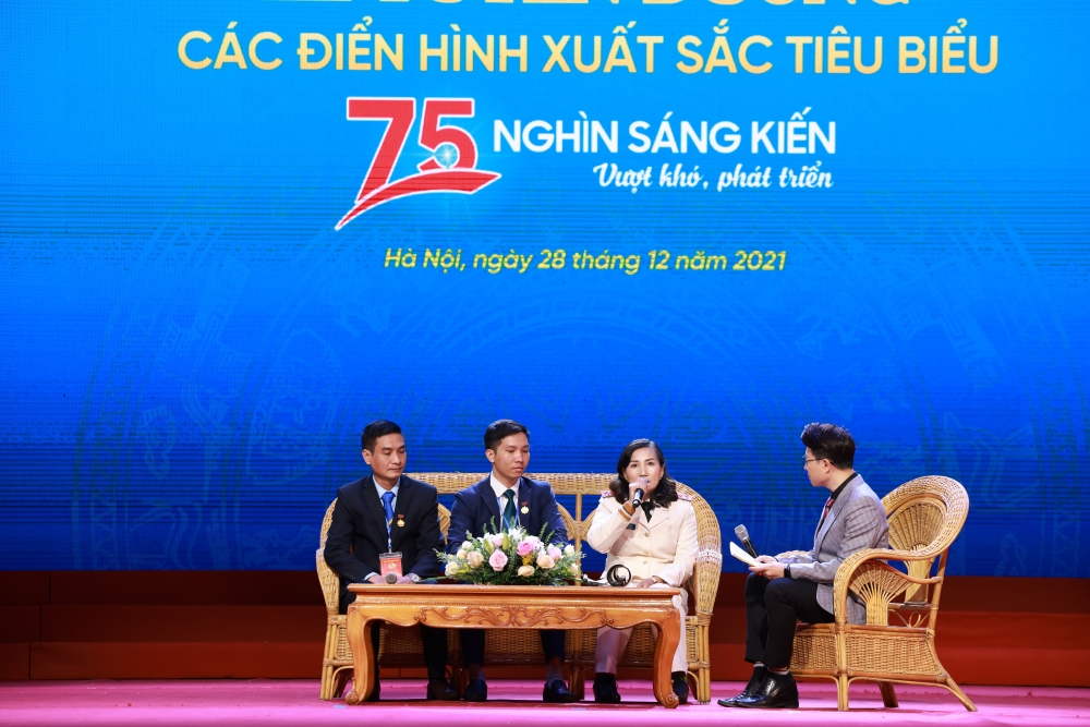 Trong khó khăn, càng phát huy mạnh mẽ tinh thần đoàn kết, sức sáng tạo của người Việt Nam