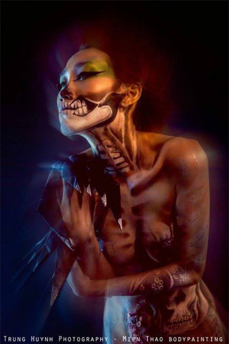 Đằng sau cánh cửa của nghề mẫu nude