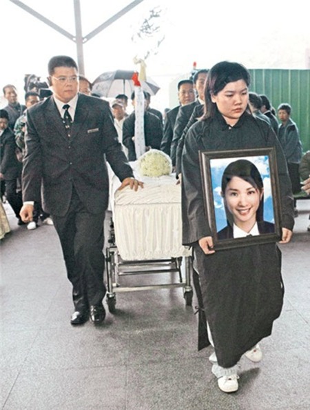 Bí ẩn 'lời nguyền chết chóc' của sao