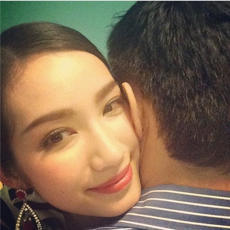 Bí quyết khoe người yêu của các người đẹp Việt