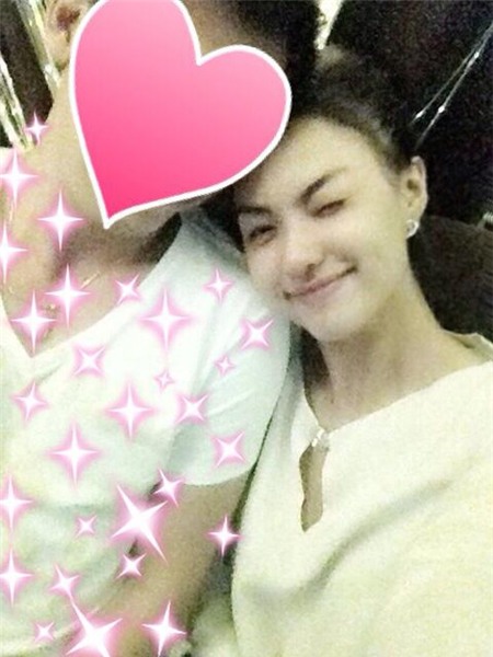 Bí quyết khoe người yêu của các người đẹp Việt