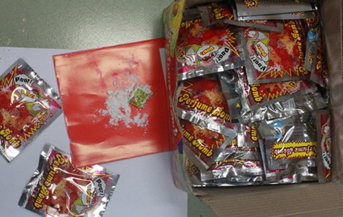 "Bom thối" được nhập lậu từ Trung Quốc để... phục vụ Tết Nguyên đán(!) - Ảnh 1