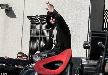 Justin Bieber vẫn vênh váo dù phải hầu tòa