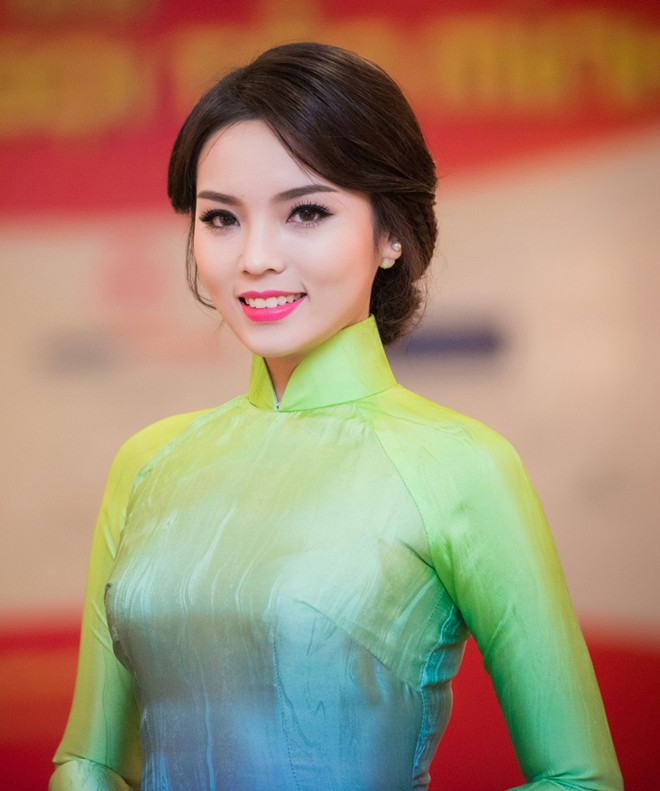 6 gương mặt 9X hứa hẹn tỏa sáng ‘khuynh đảo’ showbiz Việt 2015