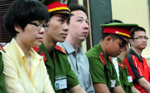 khang-cao-vu-huyen-nhu-2302-1391828240.j