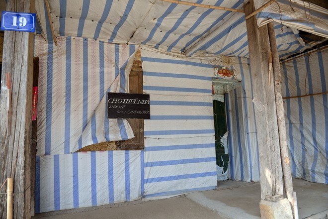 Hà Giang: Chợ Mông bị Kinh hóa với hòm phong bì hình trái tim