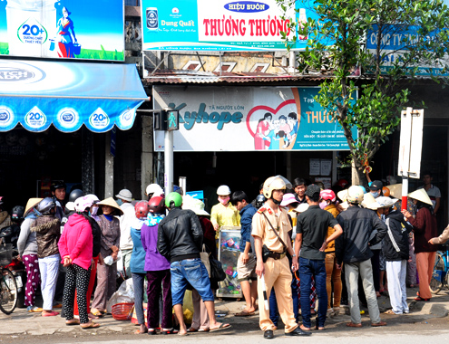 12-2-Anh-1-Chu-tiem-tap-hoa-7433-1392177