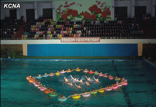 Kim Jong-un dự lễ mừng sinh nhật cha 7-4748-1392538143.jpg