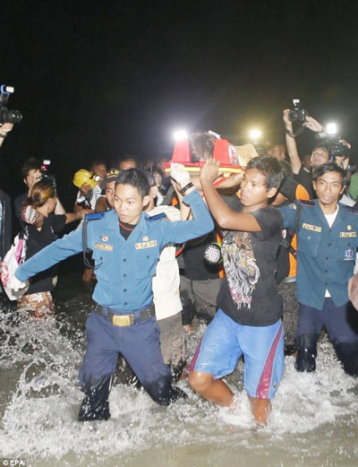 Năm nữ thợ lặn Nhật Bản được cứu sống