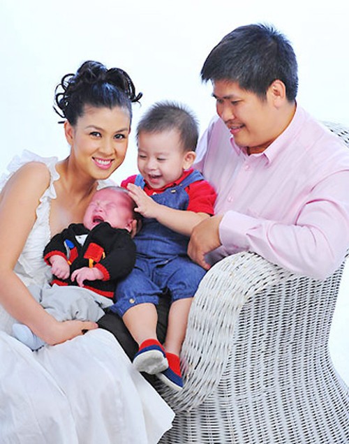 Những ông bố già của showbiz Việt