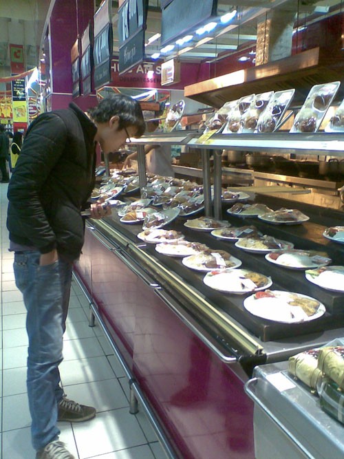 Cơm đùi gà trong siêu thị rẻ hơn quán bình dân