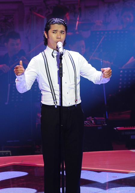 Không còn giữ phong độ như ở tiết mục đầu tiên, khi hát bản aria mang tính chất opera thực thụ, Kasim Hoàng Vũ đã để lộ những nhược điểm trong giọng hát. Anh chưa làm các giám khảo hài lòng về màn trình diễn. Ở tiết mục này, Kasim có số điểm 37,5.