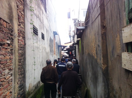 Lặng lẽ đám tang của bé 8 tuổi bị bố đánh đến chết 2