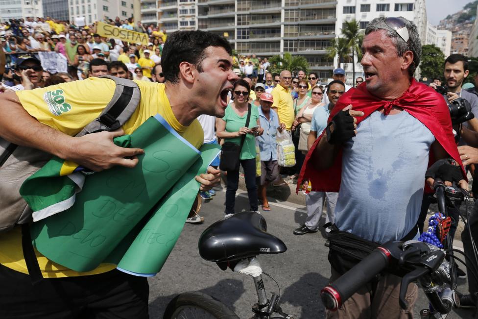 Brazil giận dữ đòi Tổng thống Dilma Rousseff từ chức