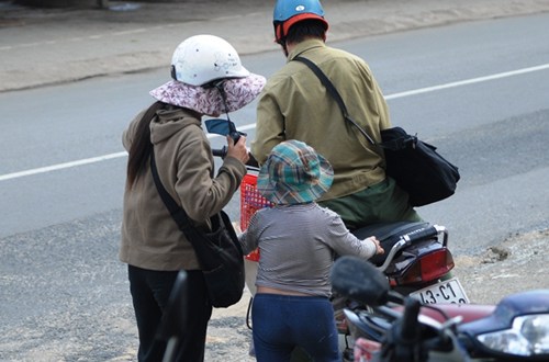 Lâm Đồng: Cậu bé bị vắt kiệt sự sống để... làm mồi bán vé số