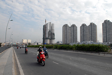 Nhiều công trình đang mọc lên.