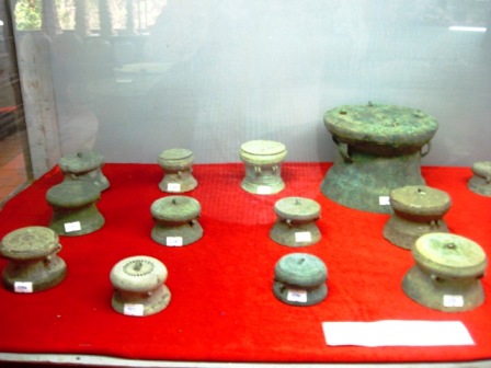  Những chiếc trống đồng biểu mẫu được tìm thấy ở Thanh Hóa.