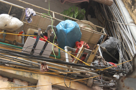 Máy bơm treo khắp nơi