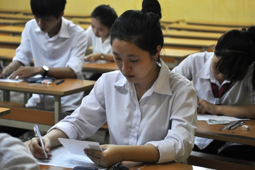 Ngư dân đánh cá ở Hoàng Sa vào đề thi Địa dia-JPG-2850-1404875995.jpg