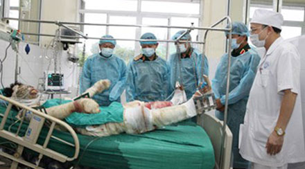 Sức khoẻ 3 chiến sĩ trong vụ máy bay rơi đang rất “xấu”