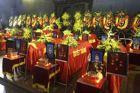 Vụ máy bay rơi khiến 18 chiến sĩ hy sinh, 3 chiến sĩ bị thương nặng.