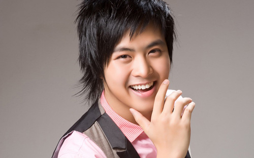 Sự ra đi của nam ca sĩ khiến không ít khán giả cũng như nghệ sĩ Việt tiếc nuối.