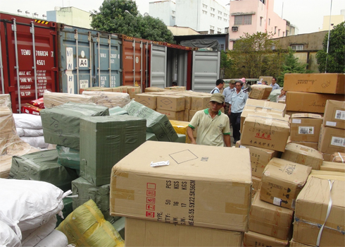 Phó thủ tướng: 'Không đâu bán hàng lậu công khai như VN' hang-lau-8218-1405958510.jpg